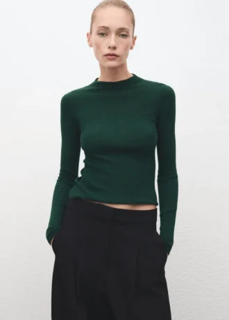 Rippstrickpullover mit Perkins-Kragen