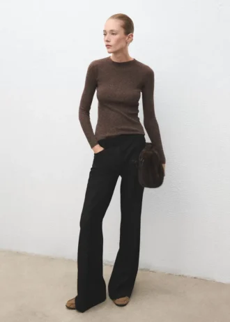 Rippstrickpullover mit Perkins-Kragen