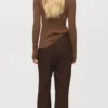 Rippstrickpullover mit U-Boot-Ausschnitt Rippstrickpullover mit U-Boot-Ausschnitt