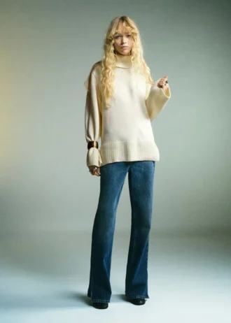 Rollkragenpullover mit Schlitzen