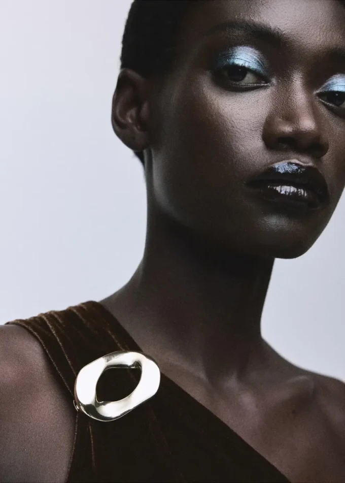 Samt-Jumpsuit mit Metallic-Details