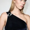 Samt-Jumpsuit mit Metallic-Details