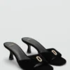 Samt-Sandalen mit Schmuckverzierung Samt-Sandalen mit Schmuckverzierung