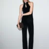 Samt-Top mit Neckholder und Knebelverschluss Samt-Top mit Neckholder und Knebelverschluss