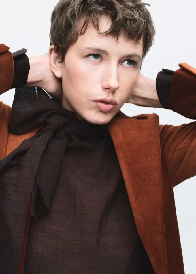 Samtjacke mit Taschen Samtjacke mit Taschen