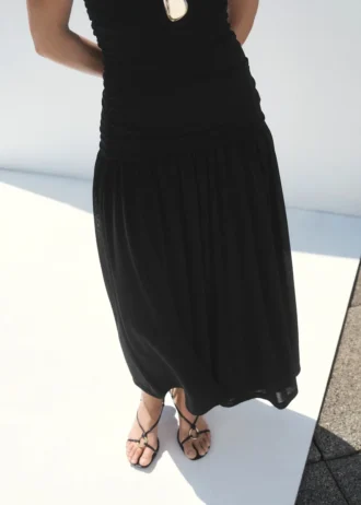 Sandale mit Absatz und Ringdetail