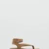 Sandalen aus Spaltleder mit Schnalle