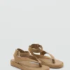 Sandalen aus Spaltleder mit Schnalle