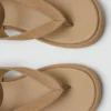 Sandalen aus Spaltleder mit Schnalle