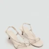 Sandalen mit gerafften Riemen Sandalen mit gerafften Riemen