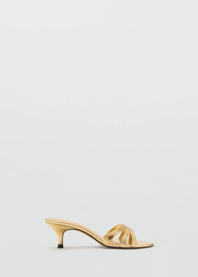 Sandalen mit Kitten-Heel und Riemchen Sandalen mit Kitten-Heel und Riemchen