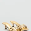 Sandalen mit Kitten-Heel und Riemchen Sandalen mit Kitten-Heel und Riemchen