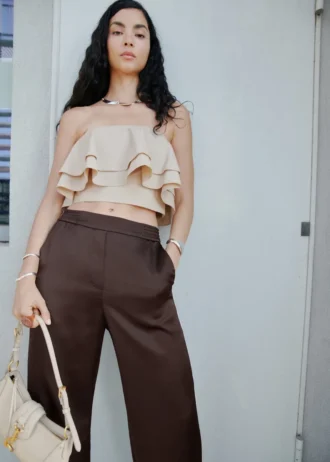 Satin-Hose mit kontrastierenden Streifen Satin-Hose mit kontrastierenden Streifen