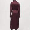 Satin-Kleid mit Gürtel Satin-Kleid mit Gürtel