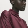 Satin-Kleid mit Gürtel Satin-Kleid mit Gürtel