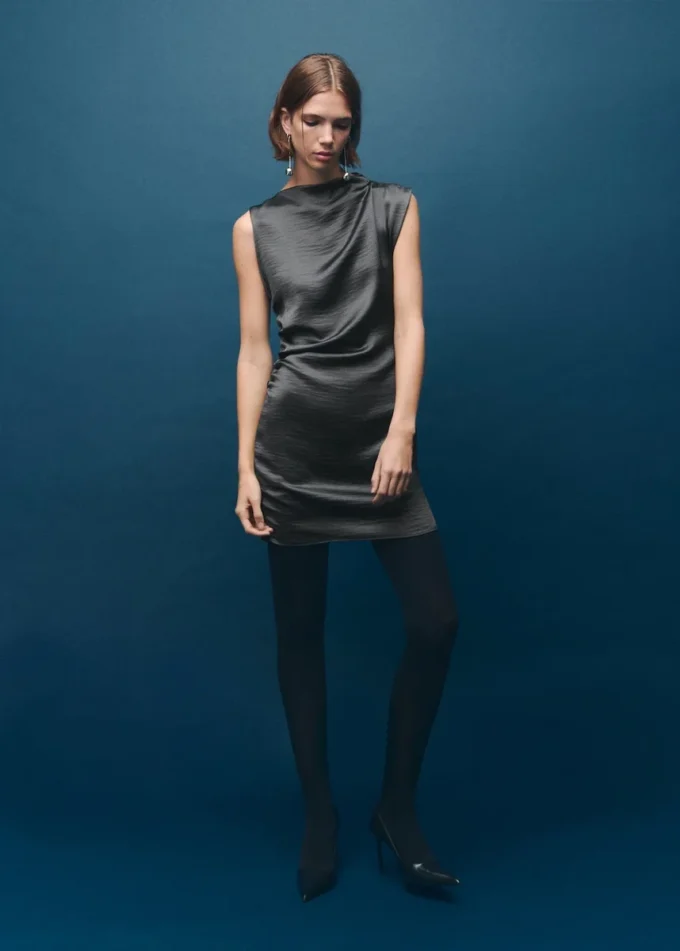 Satin-Kleid mit Knittereffekt