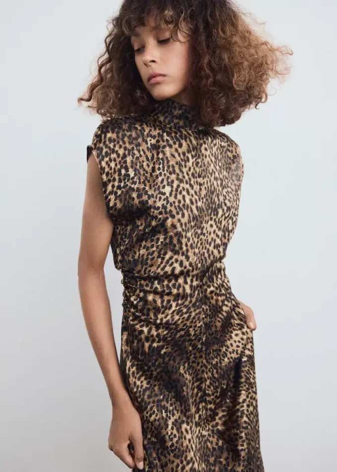 Satin-Kleid mit Leopardenmuster Satin-Kleid mit Leopardenmuster