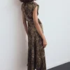 Satin-Kleid mit Leopardenmuster Satin-Kleid mit Leopardenmuster