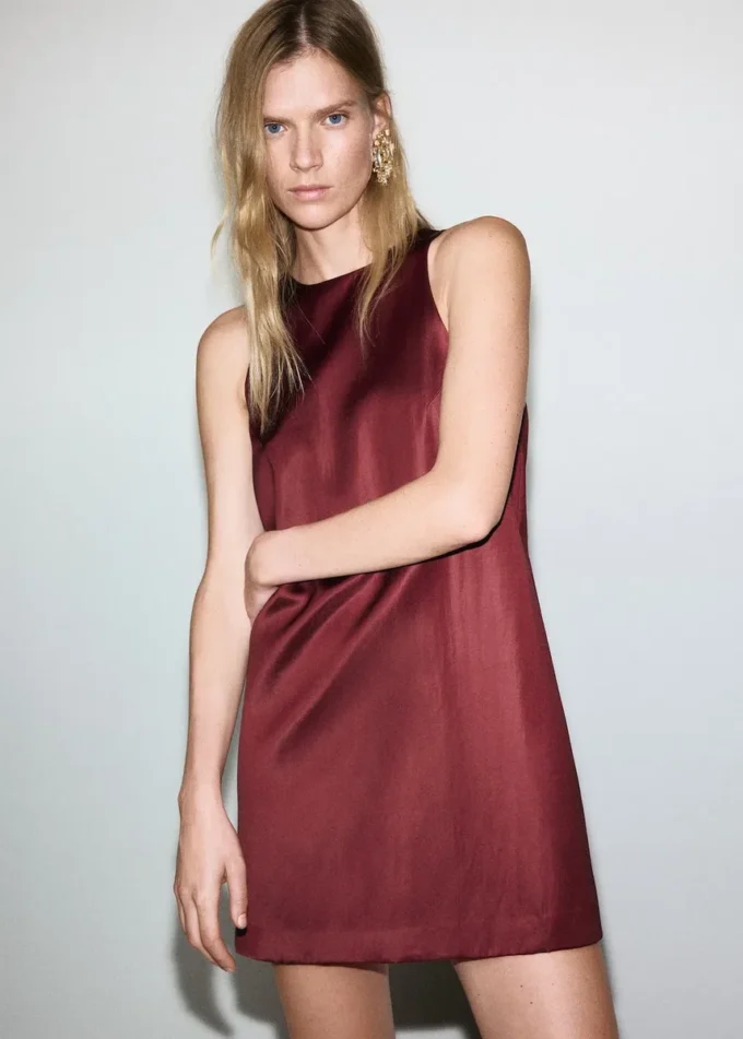 Satin-Kleid mit Schleife Satin-Kleid mit Schleife