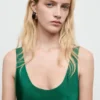 Satin-Kleid mit tiefem Ausschnitt