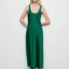 Satin-Kleid mit tiefem Ausschnitt