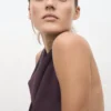 Satin-Oberteil mit drapiertem Ausschnitt Satin-Oberteil mit drapiertem Ausschnitt