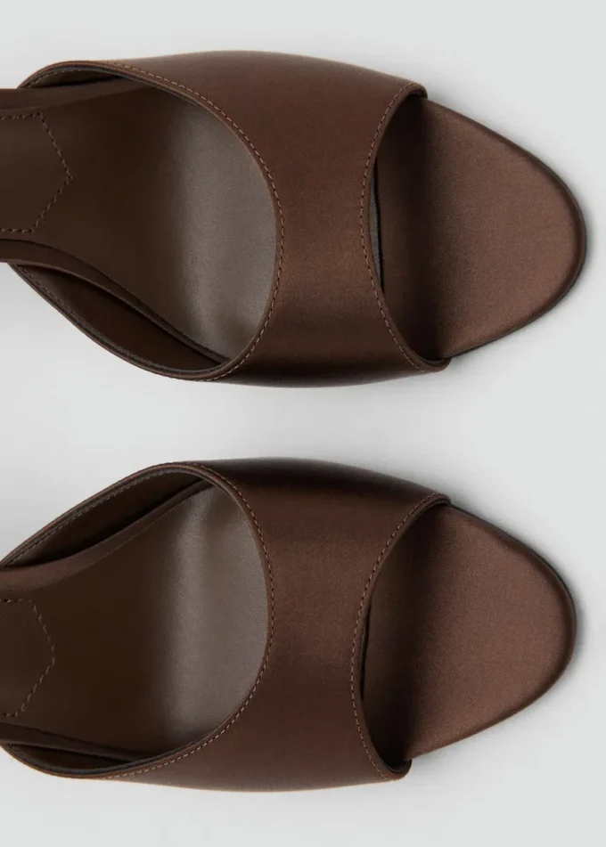 Satin-Sandalen mit hohem Absatz