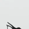 Satin-Schuhe mit Blumenmuster Satin-Schuhe mit Blumenmuster