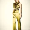 Satinbluse mit drapiertem Ausschnitt Satinbluse mit drapiertem Ausschnitt