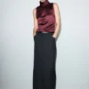 Satinbluse mit hohem Kragen Satinbluse mit hohem Kragen