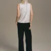 Satinbluse mit hohem Kragen Satinbluse mit hohem Kragen