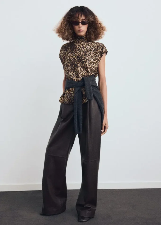 Satinbluse mit Leopardenmuster Satinbluse mit Leopardenmuster