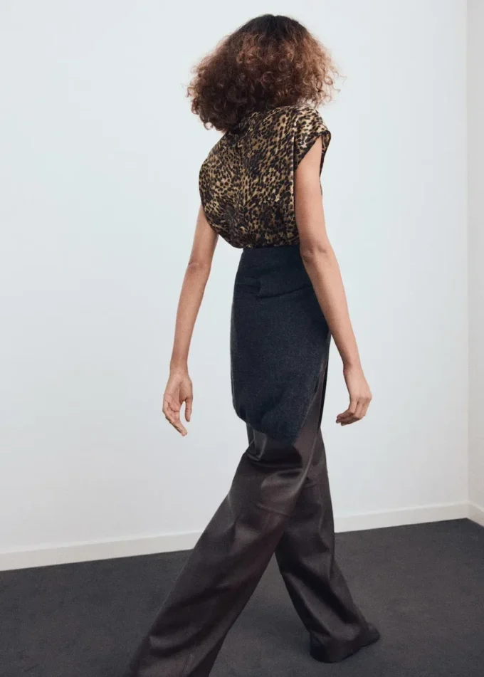 Satinbluse mit Leopardenmuster Satinbluse mit Leopardenmuster
