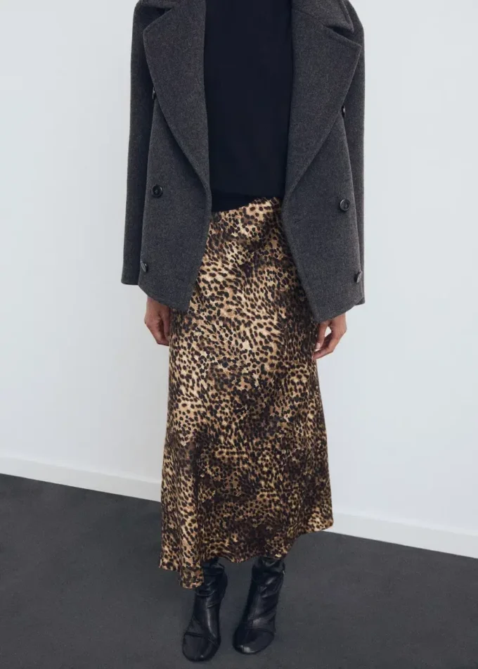 Satinrock mit Leopardenmuster Satinrock mit Leopardenmuster