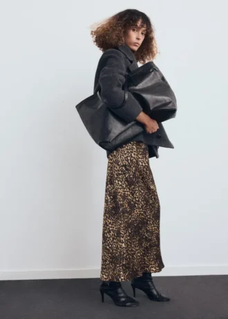 Satinrock mit Leopardenmuster Satinrock mit Leopardenmuster