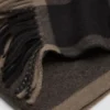 Schal mit gestreiftem Design Schal mit gestreiftem Design