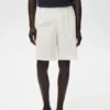Schmal geschnittene Bermudashorts aus Baumwoll-Chino Schmal geschnittene Bermudashorts aus Baumwoll-Chino