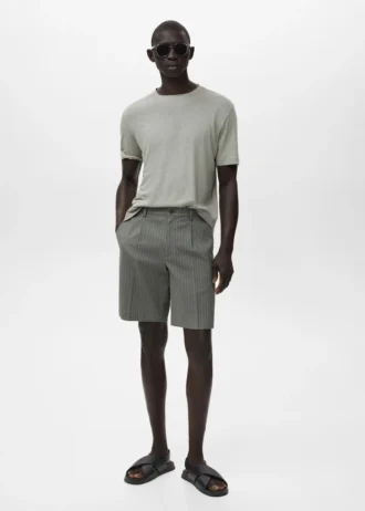 Schmal geschnittene Bermudashorts aus Baumwoll-Chino