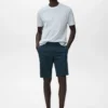 Schmal geschnittene Bermudashorts aus Baumwoll-Chino Schmal geschnittene Bermudashorts aus Baumwoll-Chino