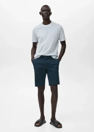 Schmal geschnittene Bermudashorts aus Baumwoll-Chino