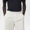 Schmal geschnittene Bermudashorts aus Baumwoll-Chino Schmal geschnittene Bermudashorts aus Baumwoll-Chino
