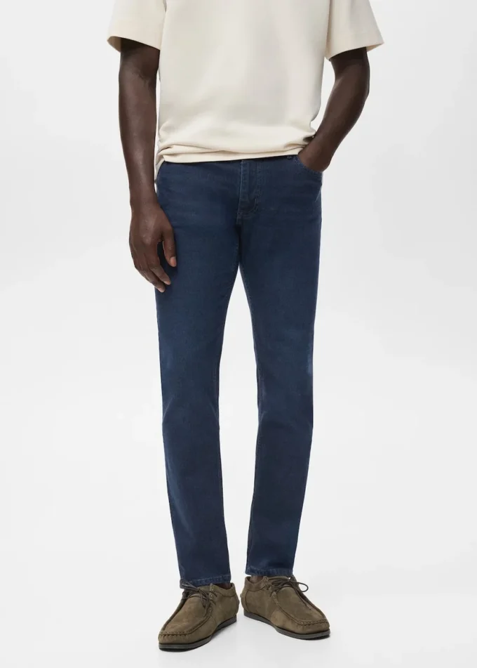 Schmal geschnittene blau-schwarze Jan-Jeans Schmal geschnittene blau-schwarze Jan-Jeans