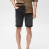 Schmal geschnittene Denim-Bermudashorts Schmal geschnittene Denim-Bermudashorts