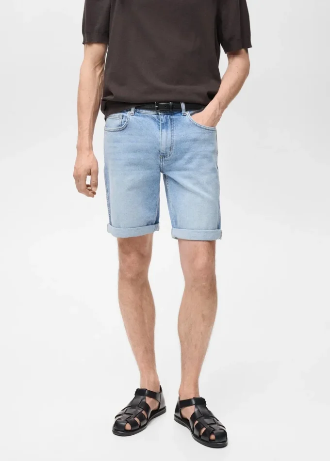 Schmal geschnittene Denim-Bermudashorts Schmal geschnittene Denim-Bermudashorts