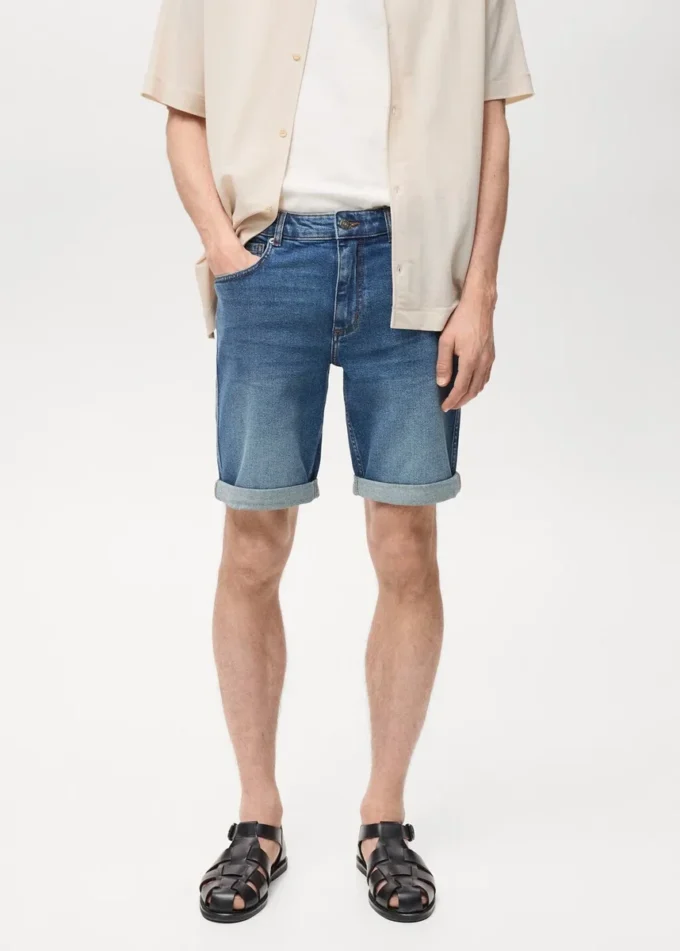 Schmal geschnittene Denim-Bermudashorts Schmal geschnittene Denim-Bermudashorts