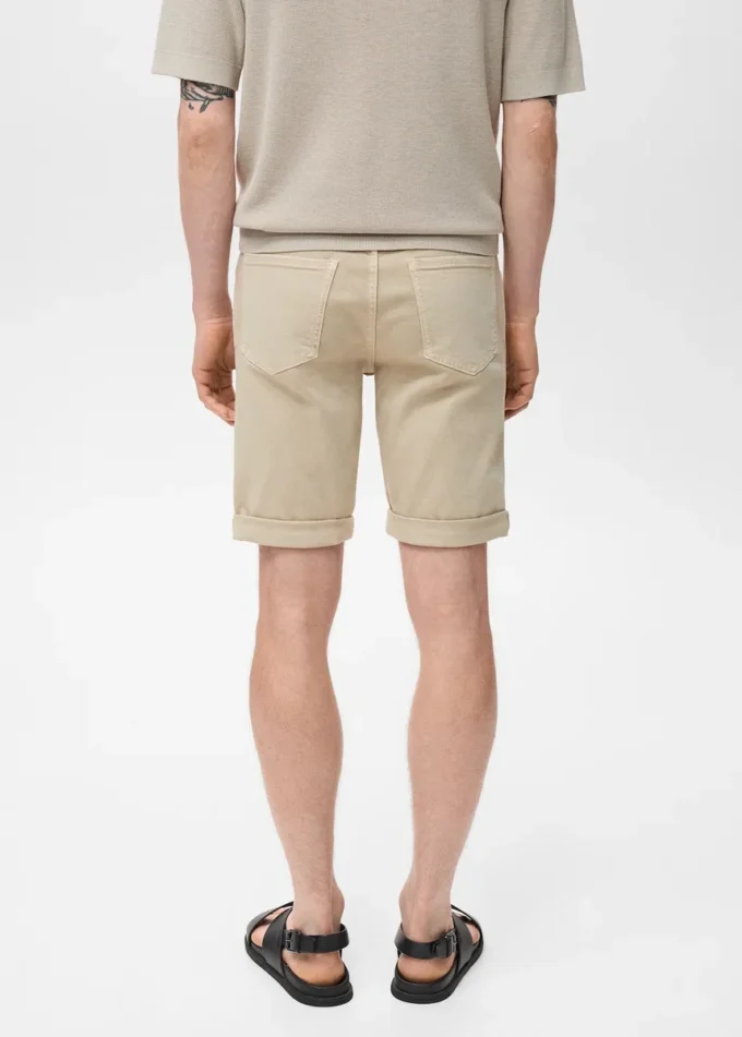 Schmal geschnittene Denim-Bermudashorts Schmal geschnittene Denim-Bermudashorts