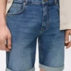 Schmal geschnittene Denim-Bermudashorts Schmal geschnittene Denim-Bermudashorts