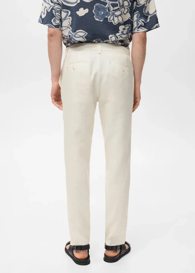 Schmal geschnittene Hose aus 100 % Leinen Schmal geschnittene Hose aus 100 % Leinen