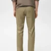 Schmal geschnittene Hose aus 100 % Leinen Schmal geschnittene Hose aus 100 % Leinen