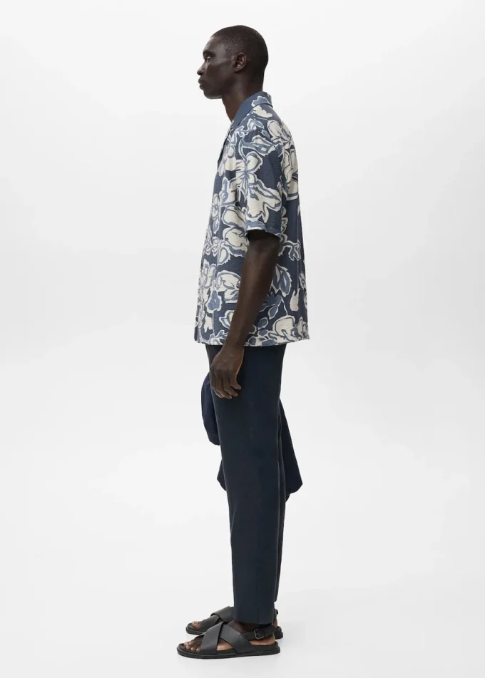 Schmal geschnittene Hose aus 100 % Leinen Schmal geschnittene Hose aus 100 % Leinen